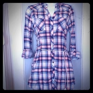 2/$10 Passport, plaid button up tunic top, sz M
